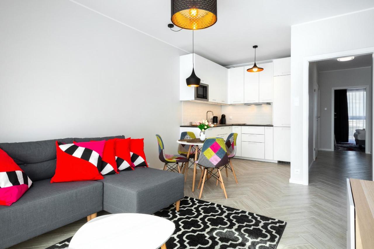 Apartments Rondo Wiatraczna By Noclegi Renters Varsó Kültér fotó