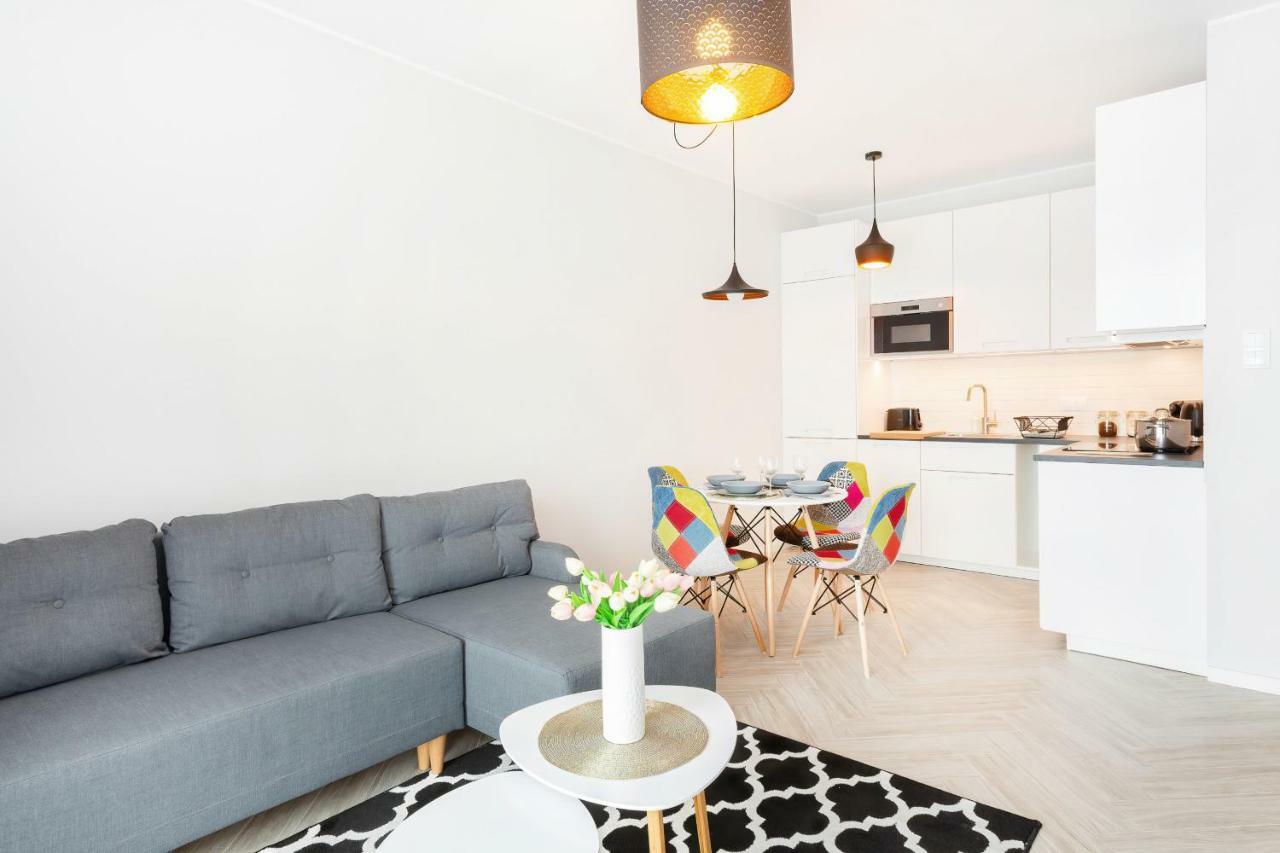 Apartments Rondo Wiatraczna By Noclegi Renters Varsó Kültér fotó