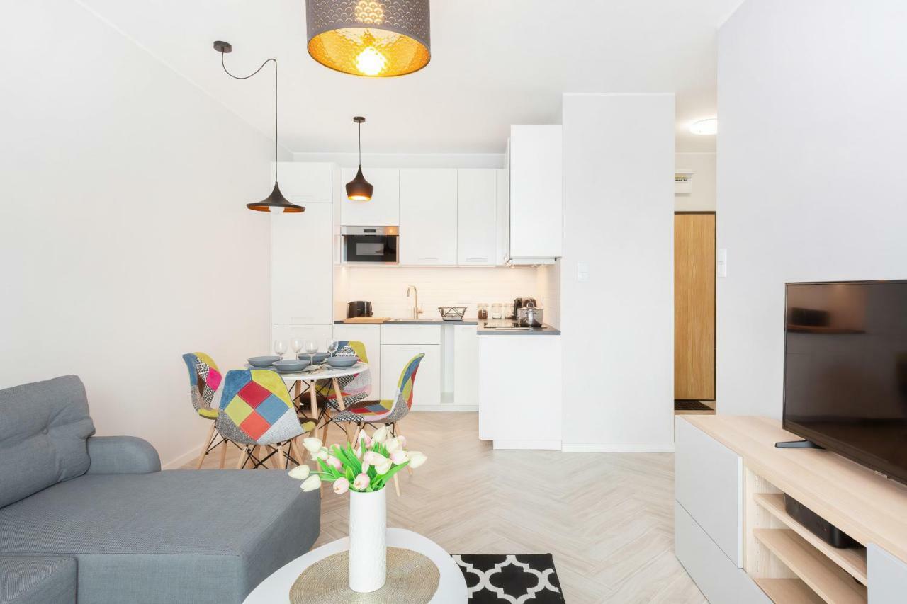 Apartments Rondo Wiatraczna By Noclegi Renters Varsó Kültér fotó