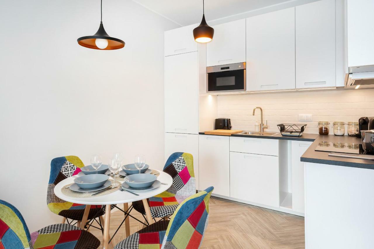 Apartments Rondo Wiatraczna By Noclegi Renters Varsó Kültér fotó