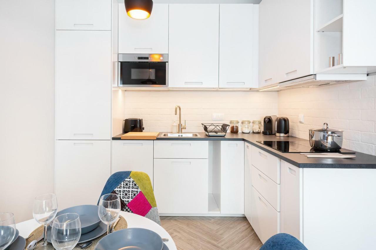 Apartments Rondo Wiatraczna By Noclegi Renters Varsó Kültér fotó