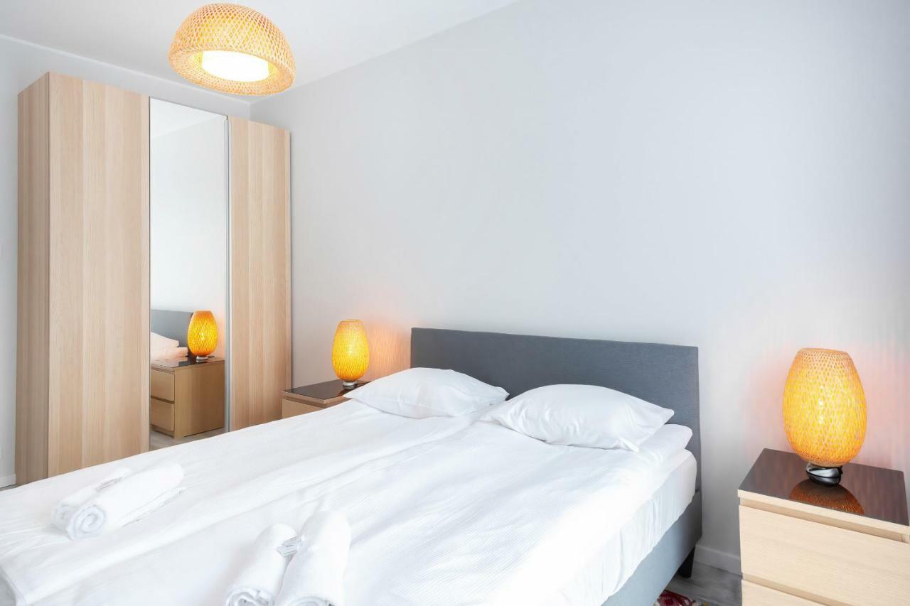 Apartments Rondo Wiatraczna By Noclegi Renters Varsó Kültér fotó