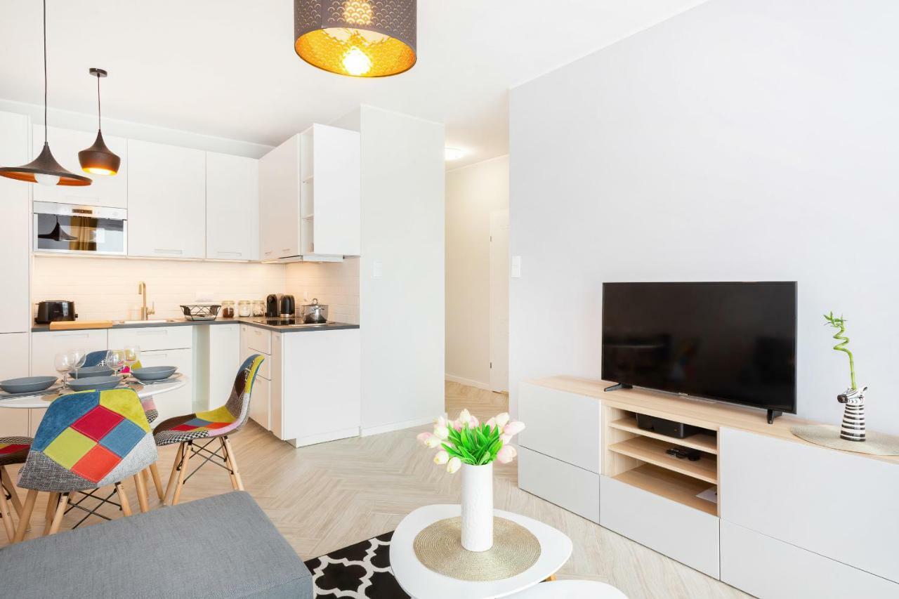 Apartments Rondo Wiatraczna By Noclegi Renters Varsó Kültér fotó